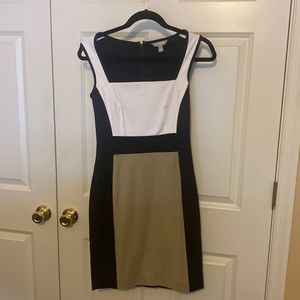 Banana republic sheath dress size 2 only worn once black, white and tan